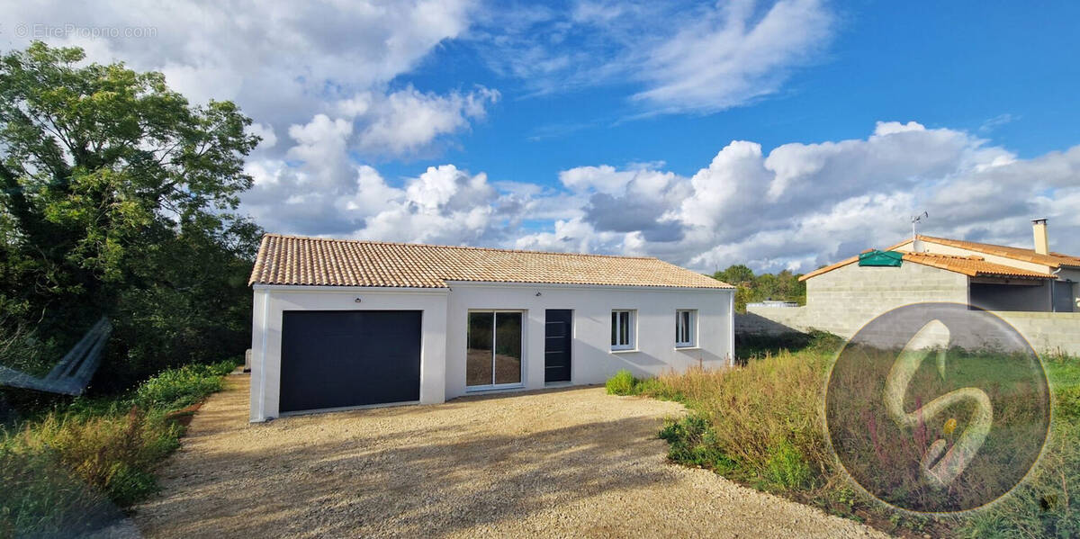 Maison à NANTEUIL