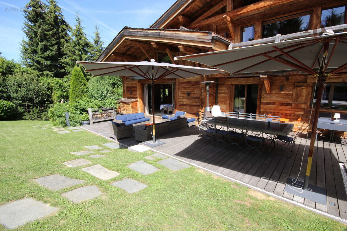 Maison 380 m² à Demi-Quartier  - photo 4