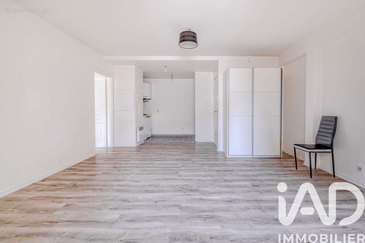 Photo 2 - Appartement à PARIS-19E