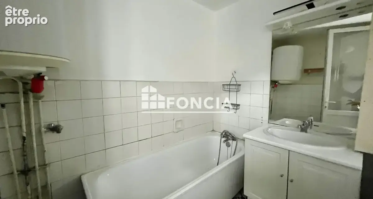 À vendre – T2 au dernier étage, Fondaudège/Place Tourny - photo 4