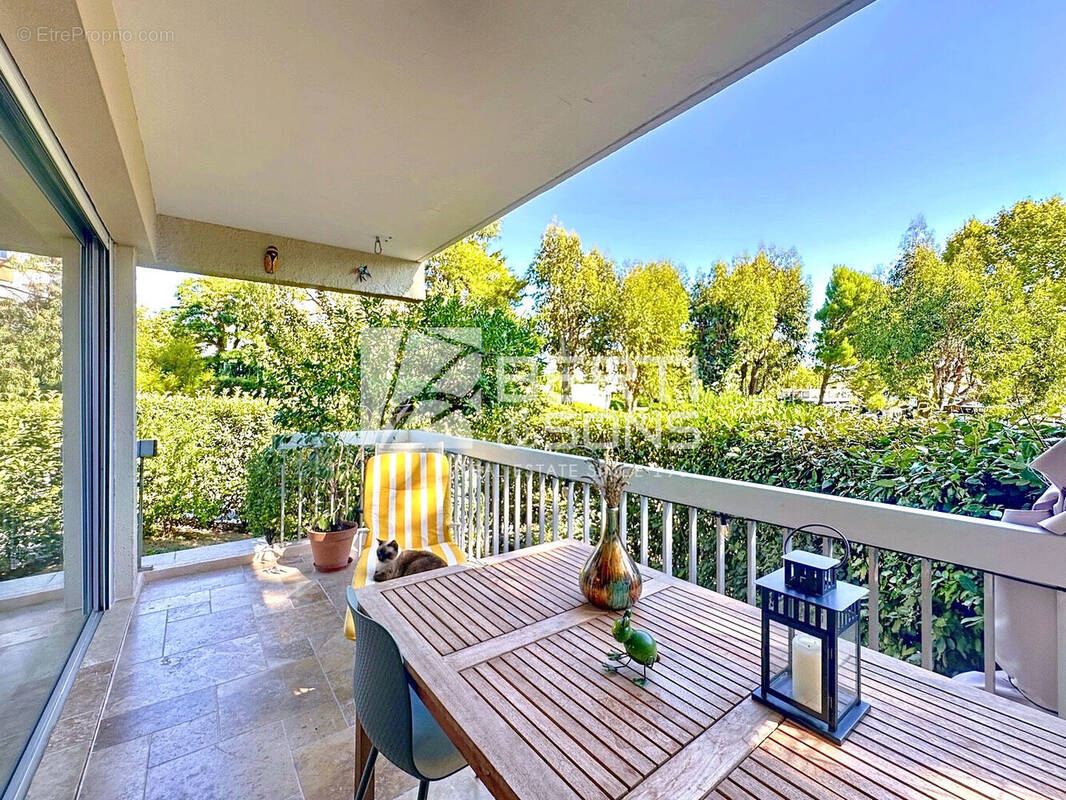 Appartement à MANDELIEU-LA-NAPOULE