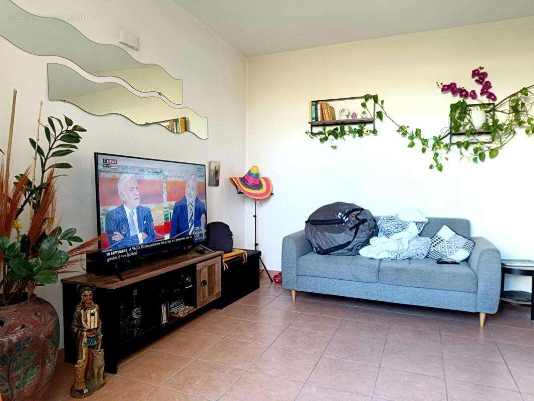 Appartement Miramas 2 pièce(s)  Terrasse ET GARAGE - photo 6