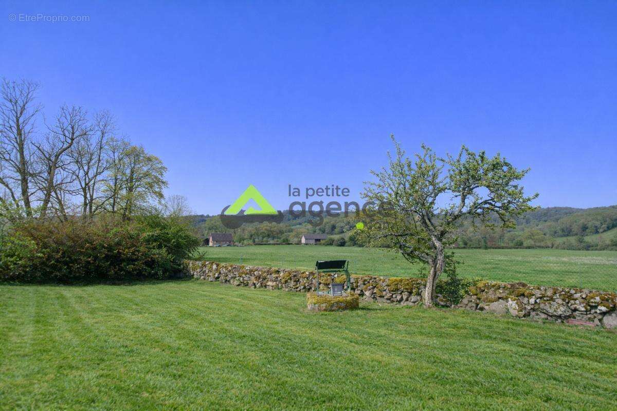 Maison à CHAMPAGNAT