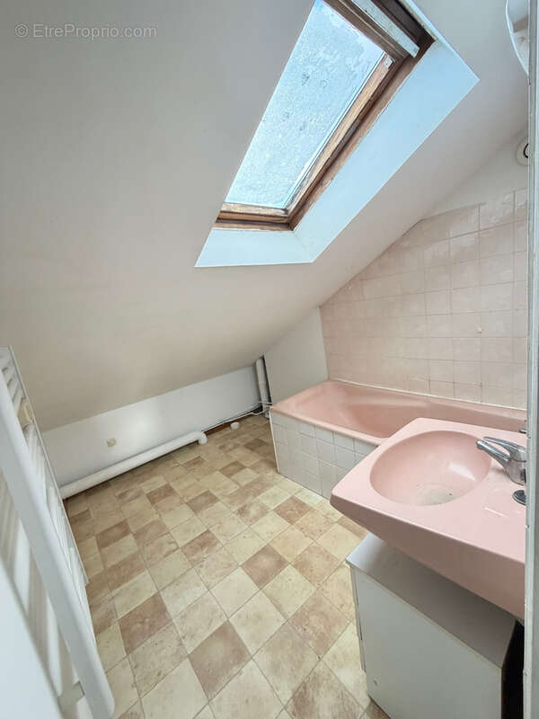 Maison à SEMUR-EN-VALLON