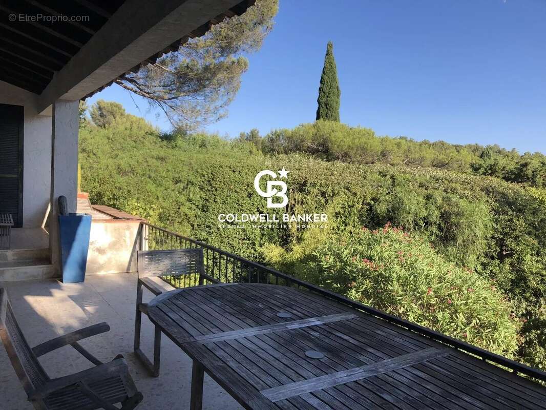 Terrain à LA CROIX-VALMER