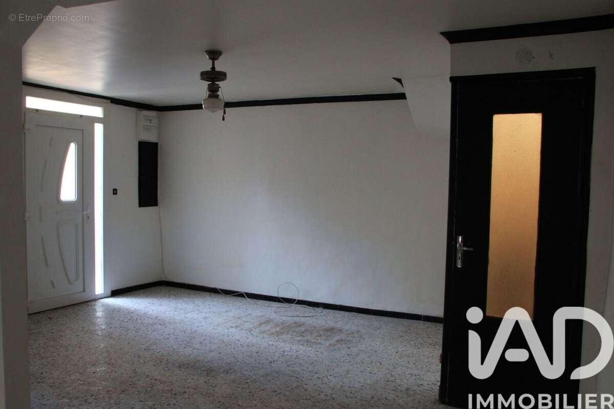 Photo 2 - Maison à LESPIGNAN