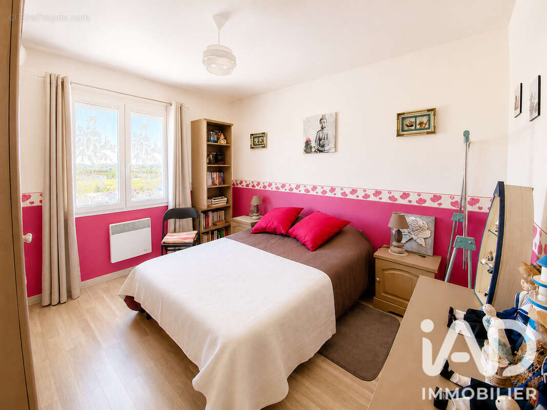 Maison 113 m² à Saint-Simon-De-Bordes  - photo 6