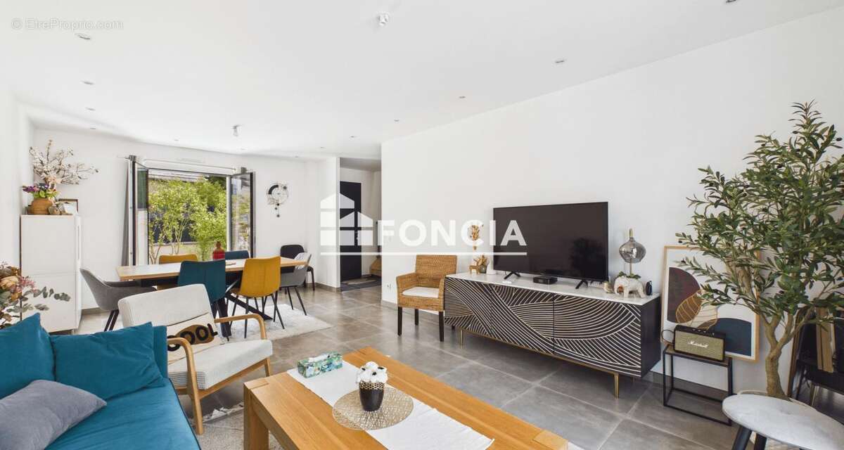 Maison 117 m² à Orgeval  - photo 2
