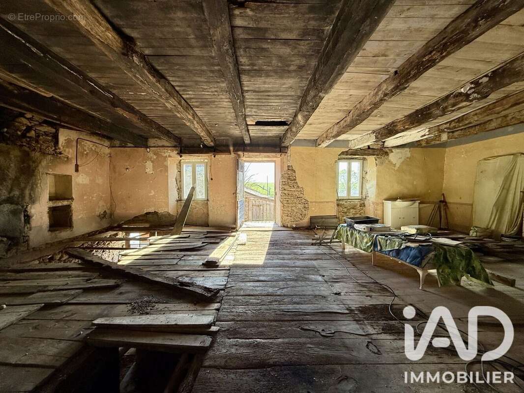 Maison 200 m² à Sauveterre-De-Rouergue  - photo 8