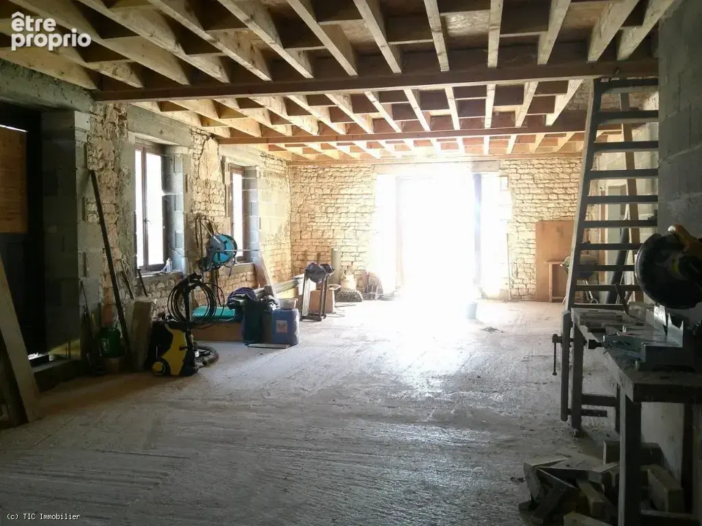 Superbe Maison Individuelle Avec Une Piscine Chauffée et Une Maison À Rénover - photo 36