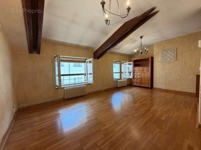 Appartement à SAINT-ETIENNE