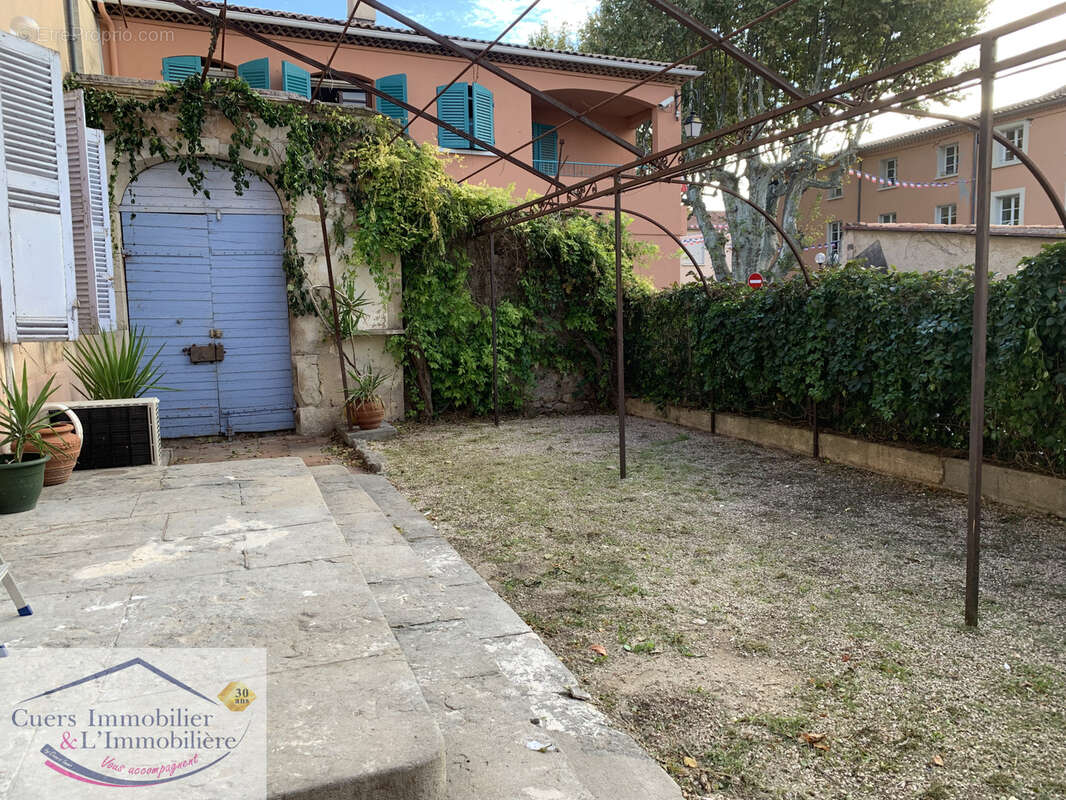 Appartement à CUERS