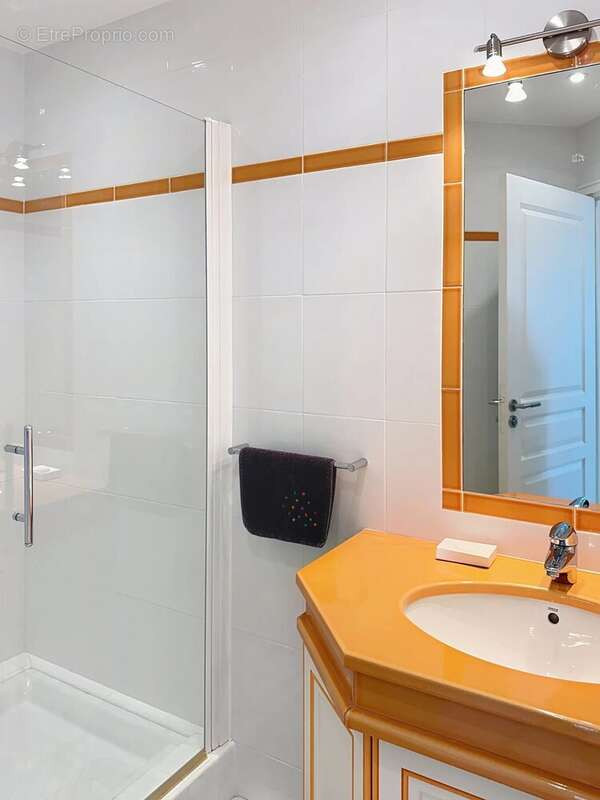 Appartement à MANDELIEU-LA-NAPOULE