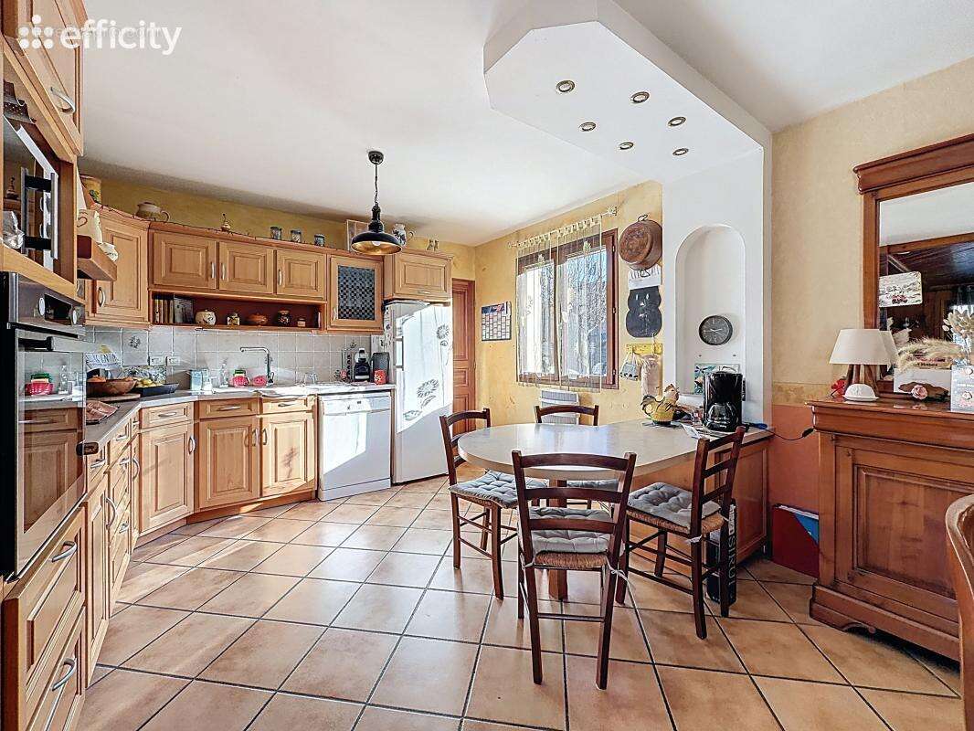 Maison 120 m² à Polienas  - photo 6