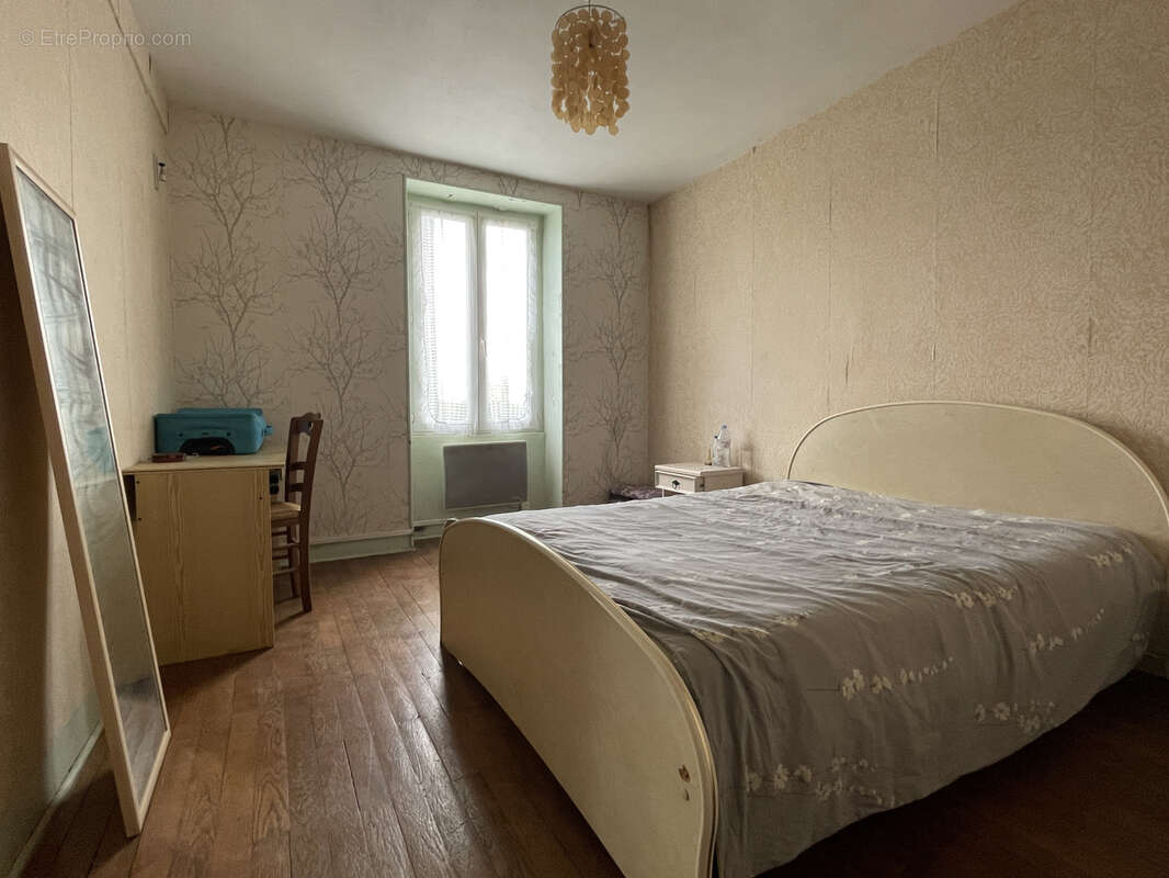 Maison à SAINT-SAULGE