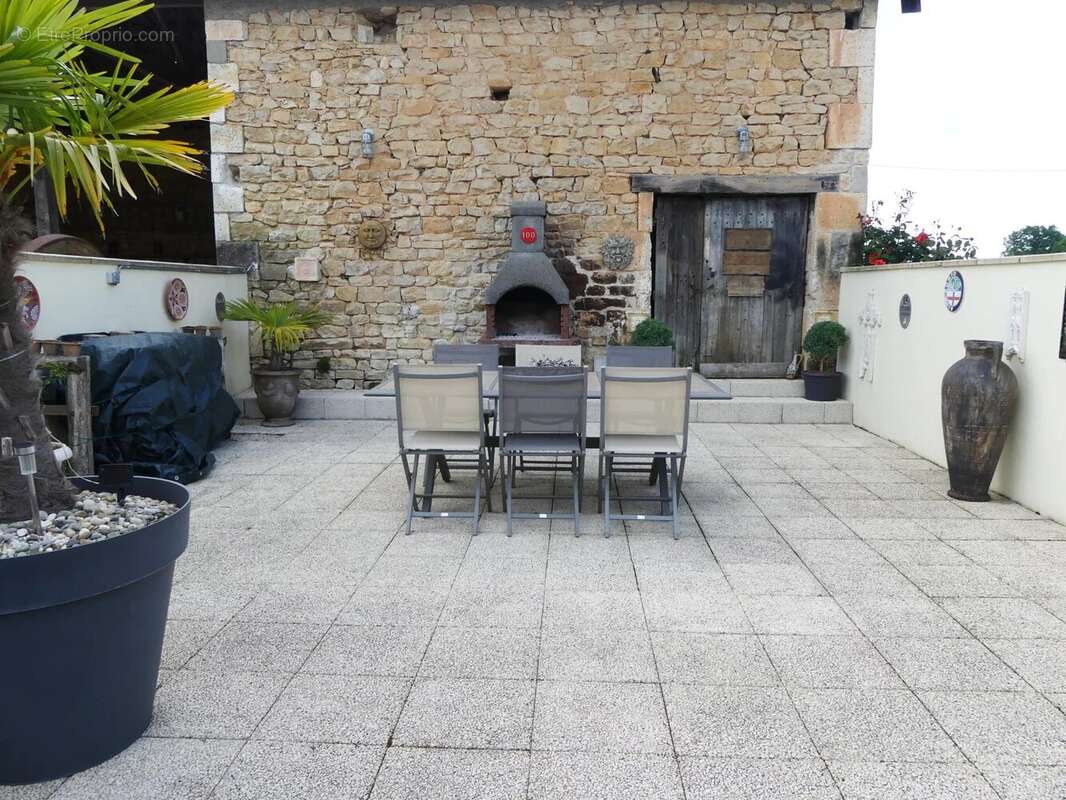 Maison à NANTEUIL-EN-VALLEE