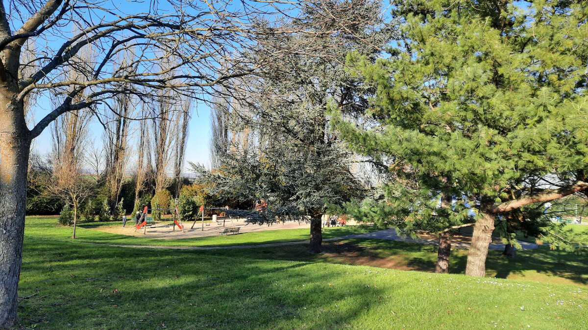 Appartement à FONTENAY-LE-FLEURY