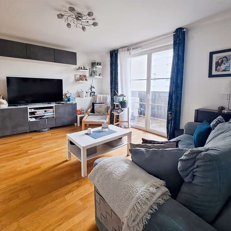 Appartement T4 à vendre, 4 pièces, 1 balcon, 1 parking en sous-sol, 1 cave, accès PMR - PLAISIR (78370) - photo 4