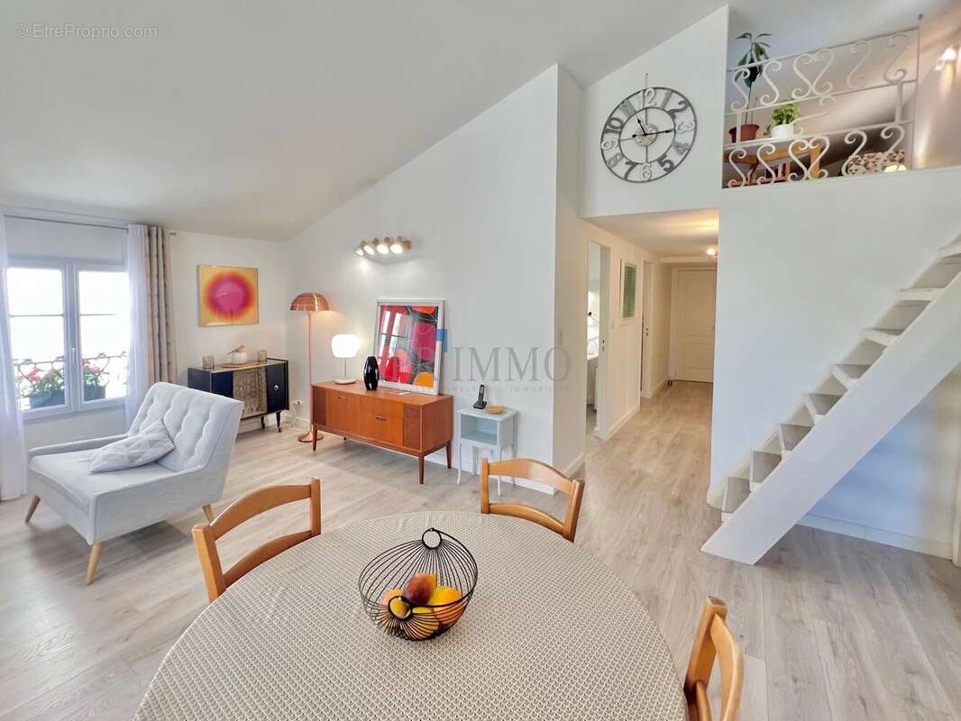 Appartement à FREJUS