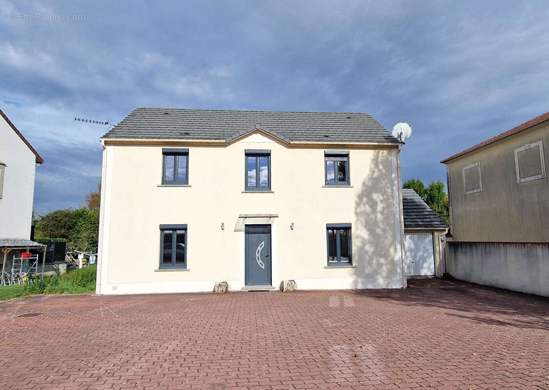 Maison à BELLOY-EN-FRANCE