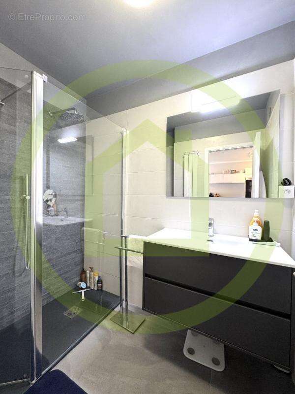 Appartement à ROQUEBRUNE-CAP-MARTIN