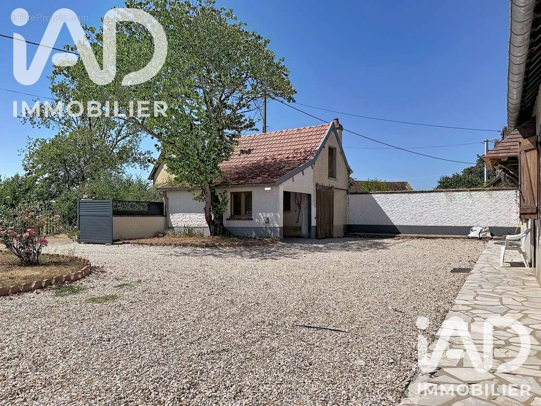 Maison 200 m² à Chateau-Renard  - photo 3