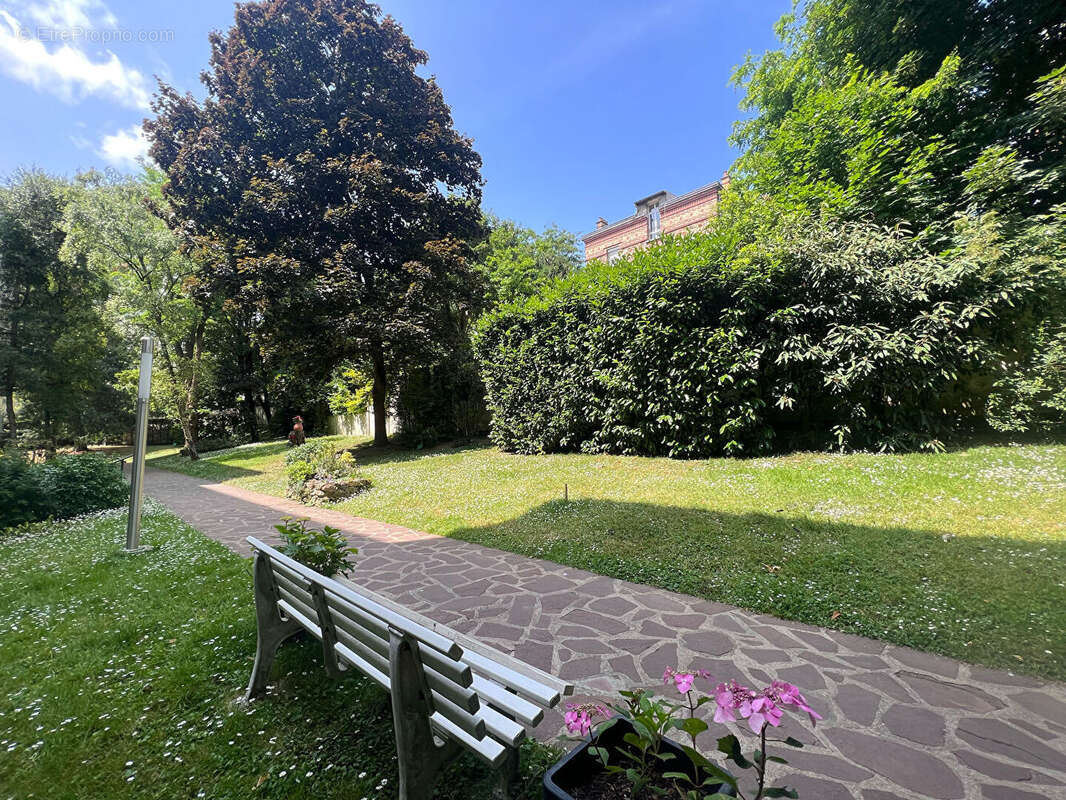 Appartement à SURESNES