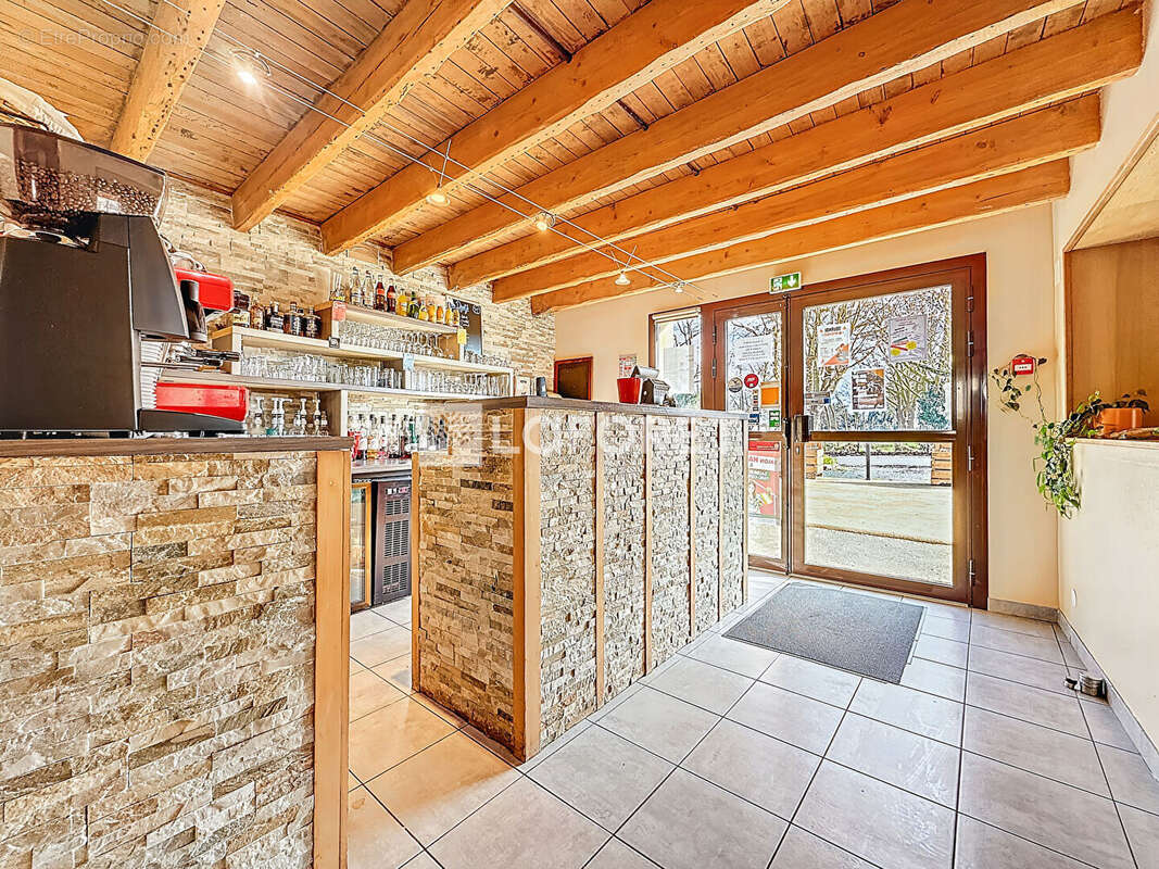 Commerce à DOUE-LA-FONTAINE