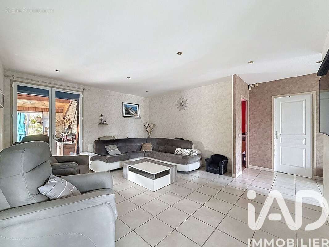 Photo 3 - Maison à LUSIGNY