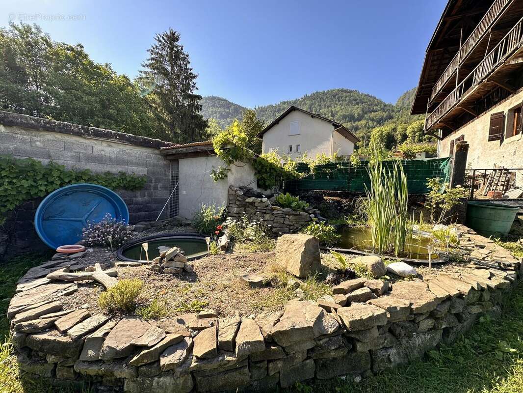 Maison à VOUGY