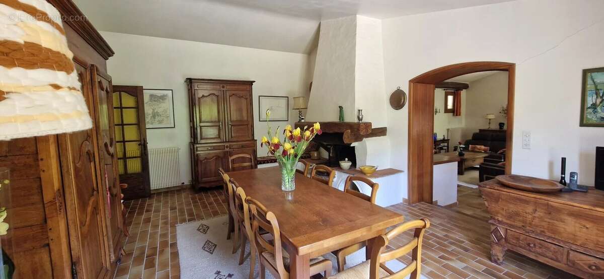 Maison à GREOLIERES