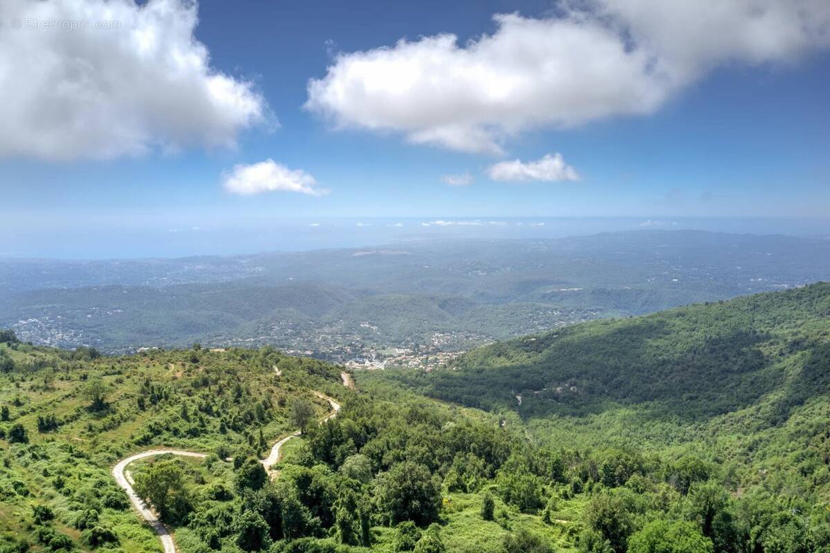 Maison à TOURRETTES-SUR-LOUP