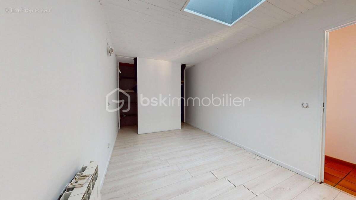 Maison à Fort Potentiel avec Dépendances – Cœur de Village - photo 15