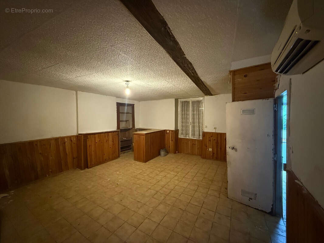 Maison à CHEZAL-BENOIT