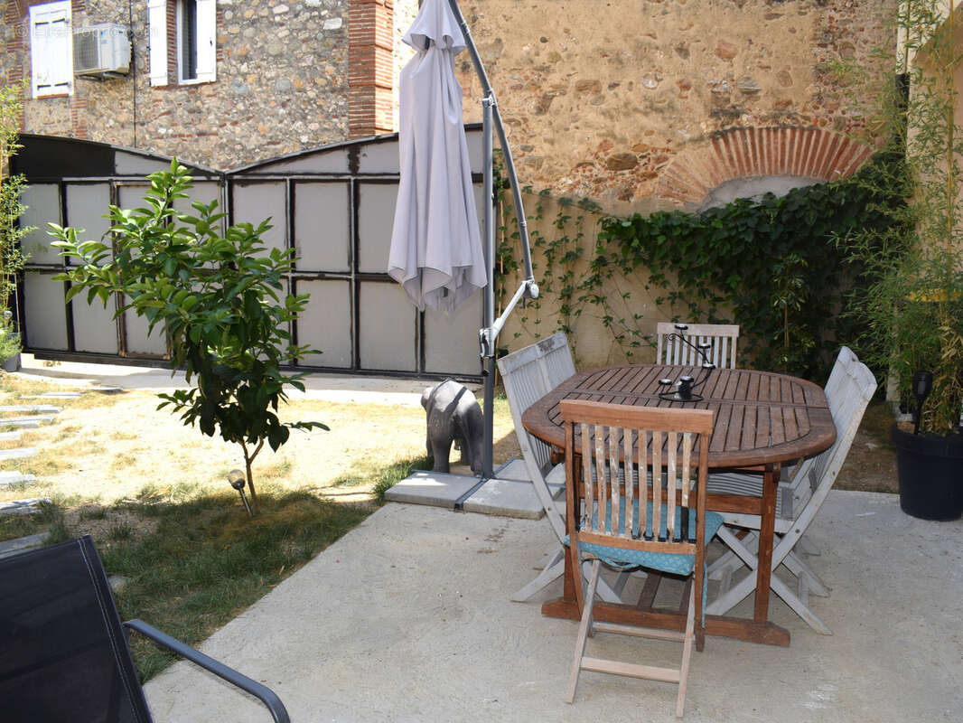 Maison à VILLEMOLAQUE