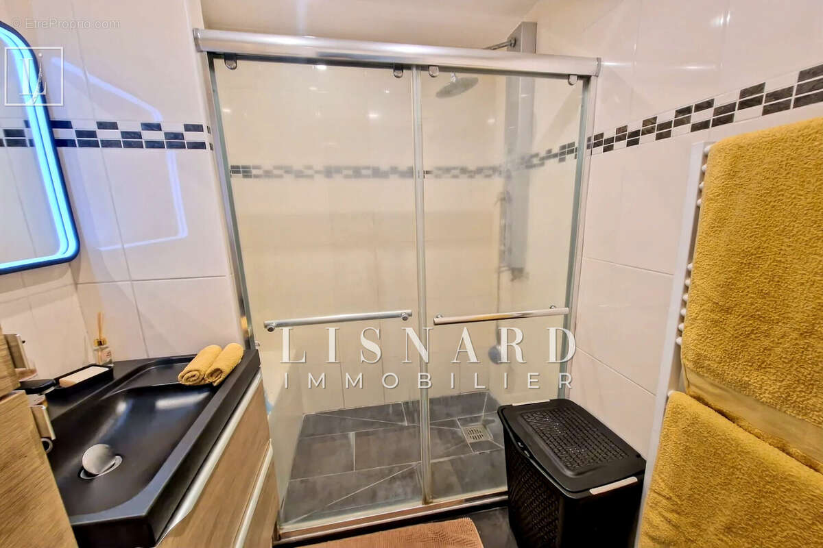 Appartement à VALLAURIS