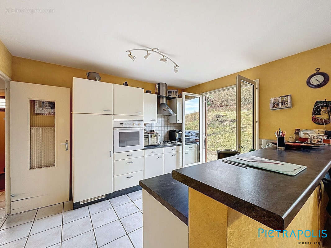 Maison à SAINT-FORGEUX