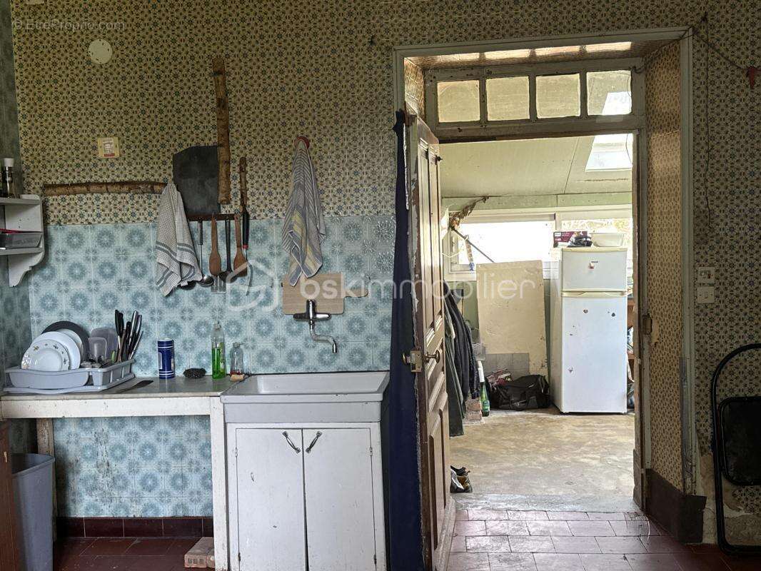 Élégante maison bourgeoise fin XIXe, début XXe siècle  à rénover, avec dépendance et terrain de plus de 1 000m2 - photo 8
