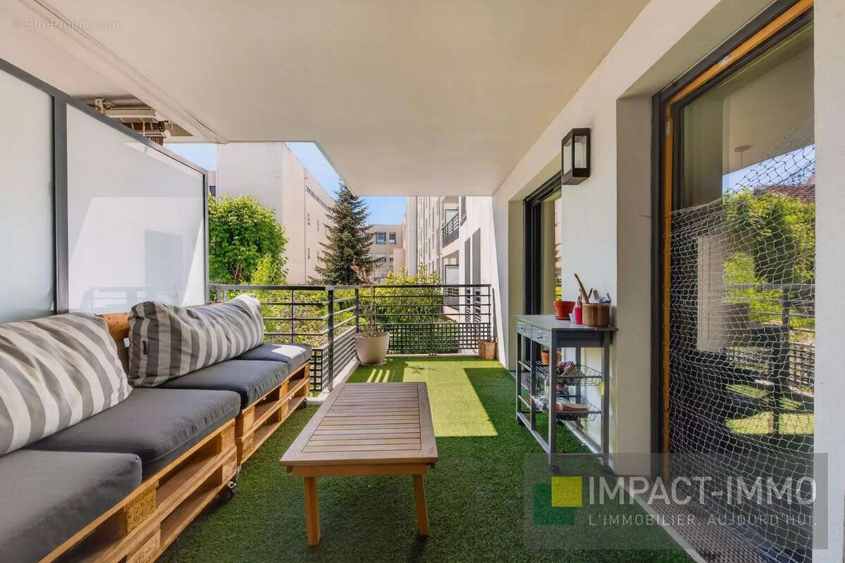 Appartement à COURBEVOIE