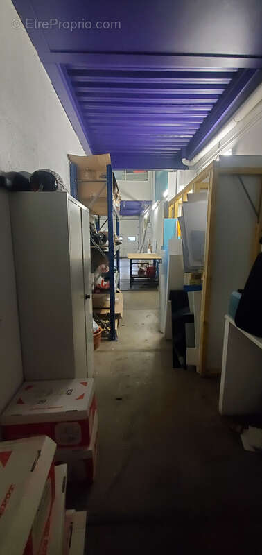 Commerce à SARTROUVILLE