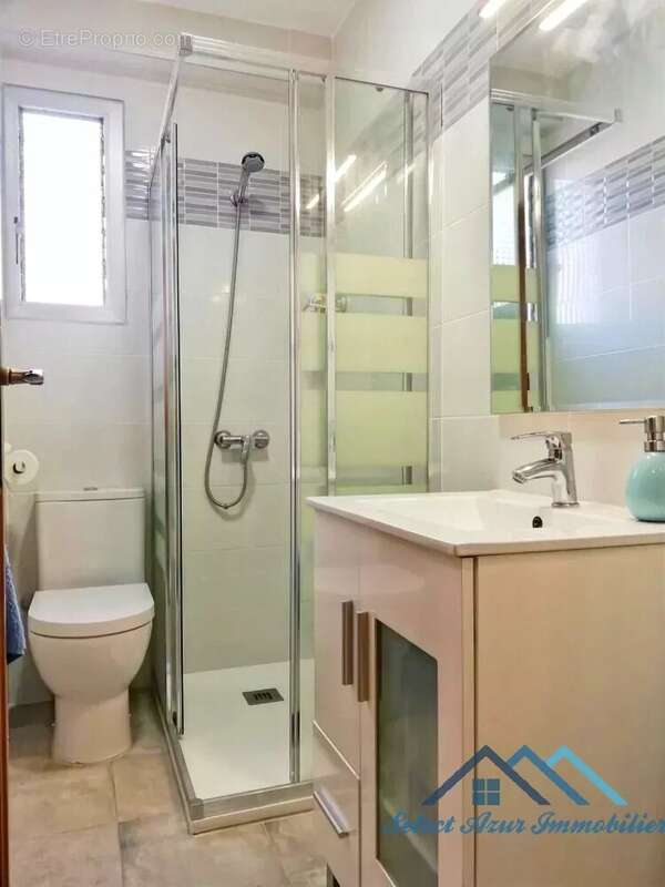 Appartement à SAINT-LAURENT-DU-VAR