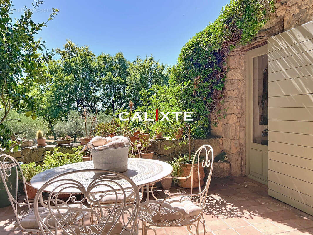 Maison à TOURRETTES