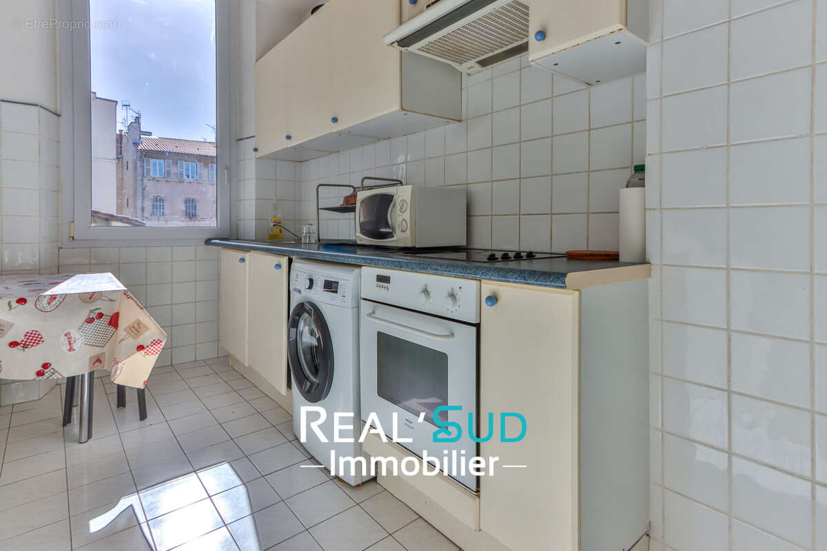 Appartement à MARSEILLE-6E