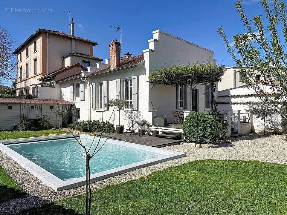 Maison à CALUIRE-ET-CUIRE