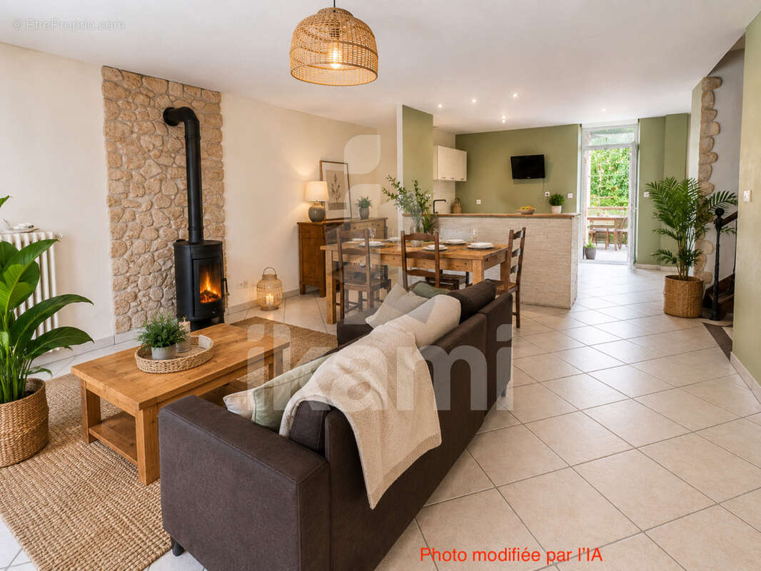 Maison à SAINT-DONAT-SUR-L'HERBASSE
