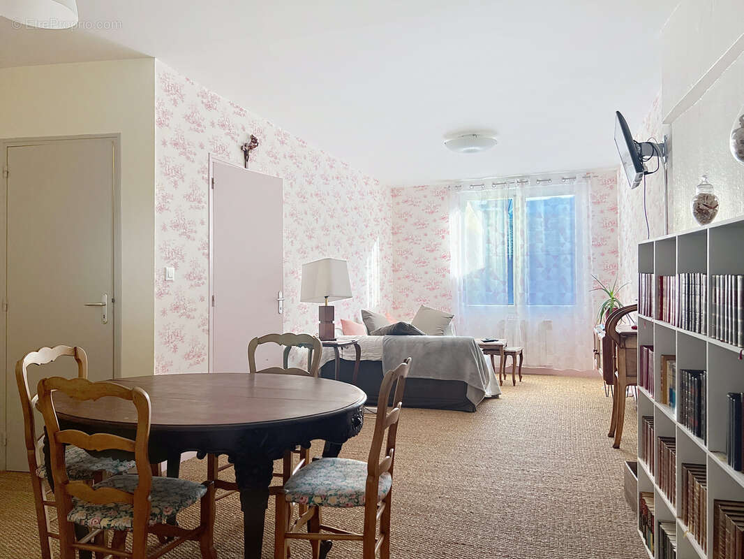 Maison à VILLEDIEU-LES-POELES