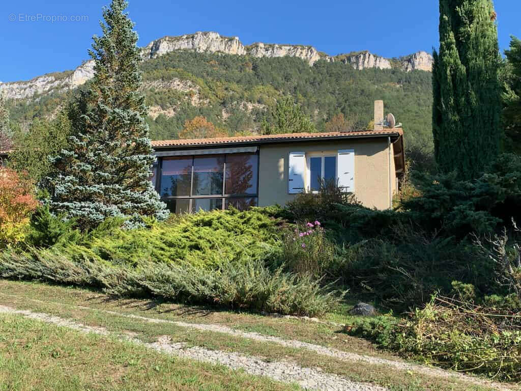 Maison à LAVAL-D'AIX
