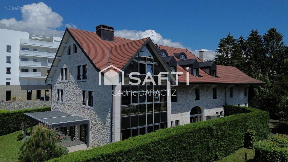 Photo 1 - Appartement à SAINT-GENIS-POUILLY