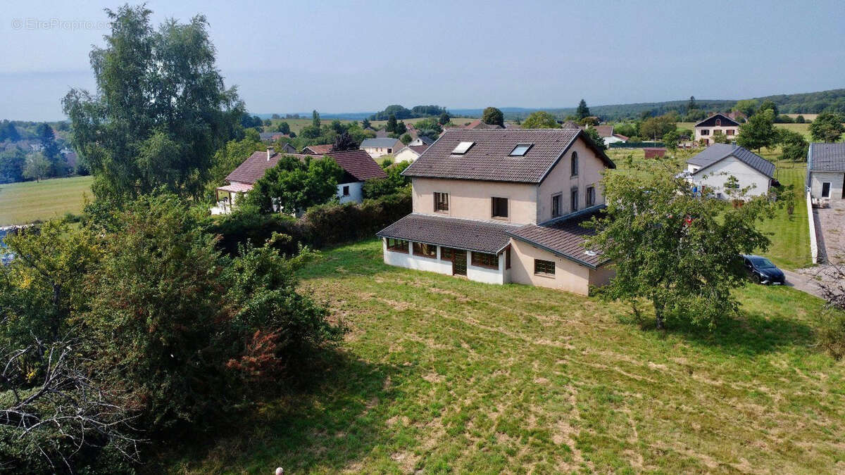 Maison à LE CLERJUS