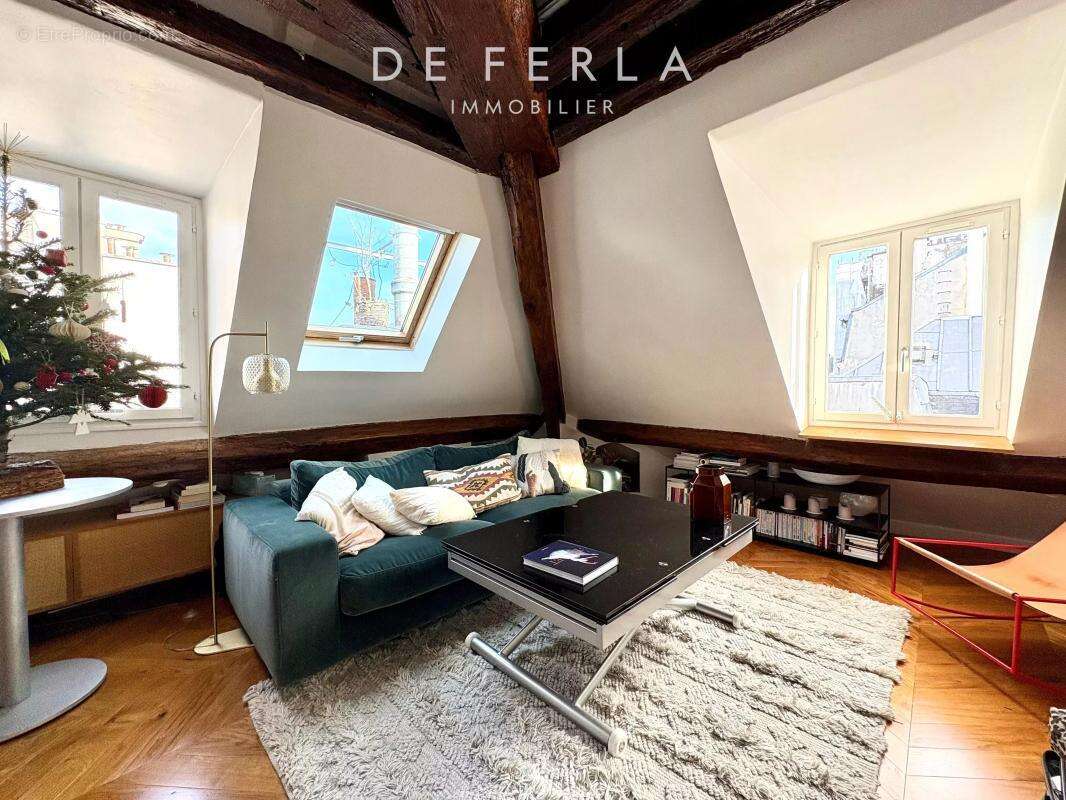 Appartement à PARIS-1E